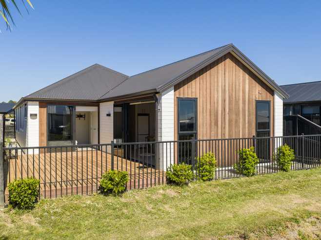 27 Tangaroa Place, Poike