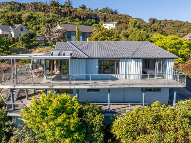 14 Settlers Hill, Akaroa