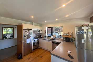 8 Avalon Crescent, Fernhill/Sunshine Bay