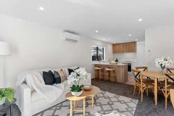 2/18 Whiteleigh Avenue, Addington