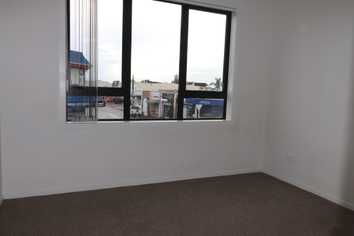 2/141 Kolmar Road, Papatoetoe
