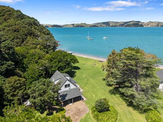739 Orapiu Road, Waiheke Island