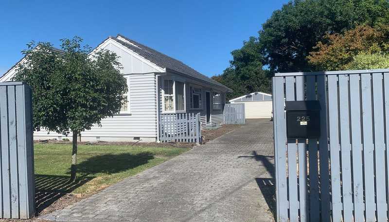 225 Avonhead Road, Avonhead