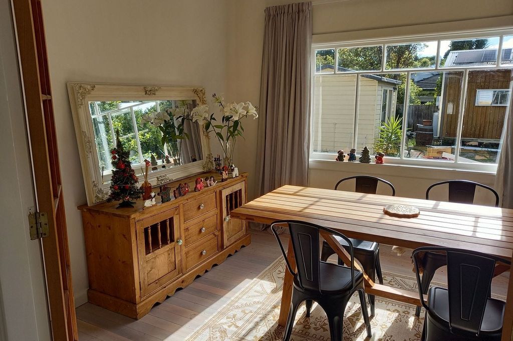 Fully Furnished including utilities! 4