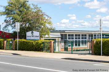 90a Bond Crescent, Forrest Hill