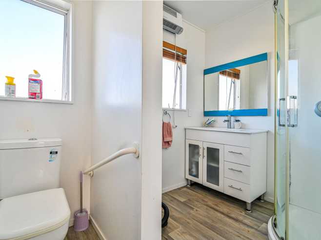 a/8 Arklow Place, Flaxmere
