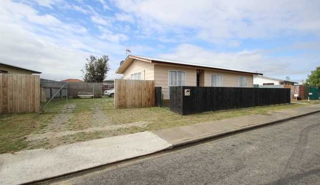 a/8 Arklow Place, Flaxmere