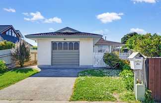 2A Innes Place, Roslyn