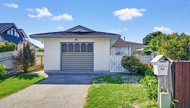 2A Innes Place, Roslyn