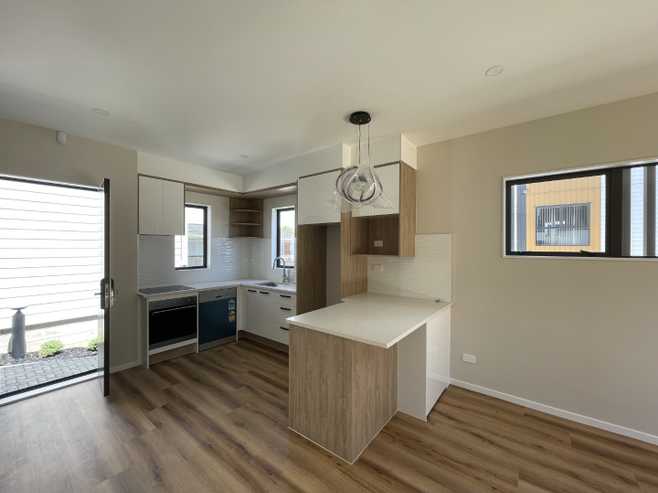 6/10 Newington Road, Henderson