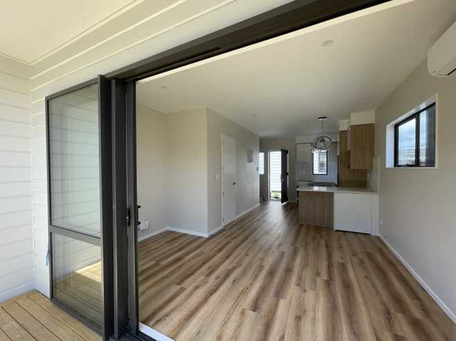6/10 Newington Road, Henderson
