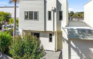 57/21 Hunters Park Dr, Three Kings