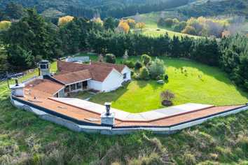 210 Tirohanga Road, NORTH TAIERI