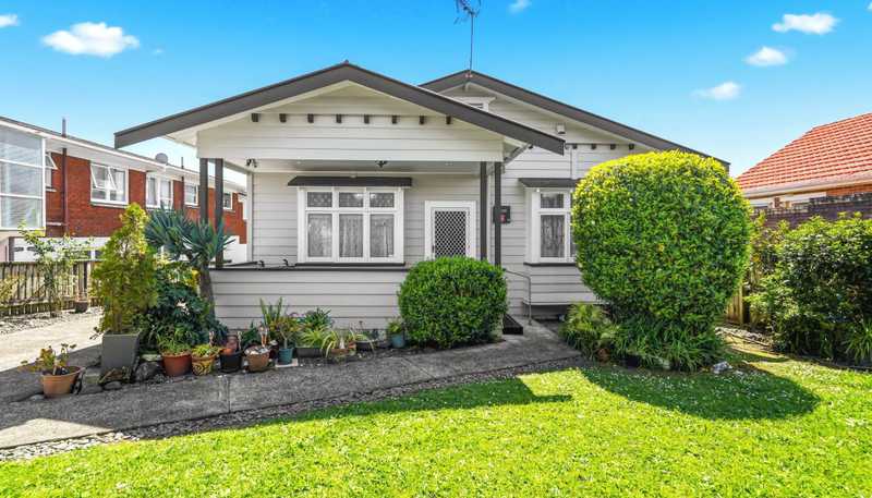 154 Mount Albert Road, Mount Albert