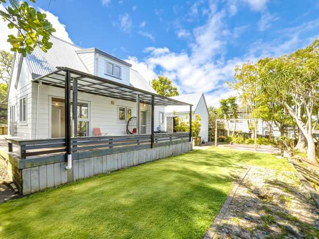 19 Rehia Road, Massey