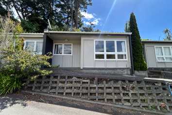 2/20 Deller Grove, Silverstream