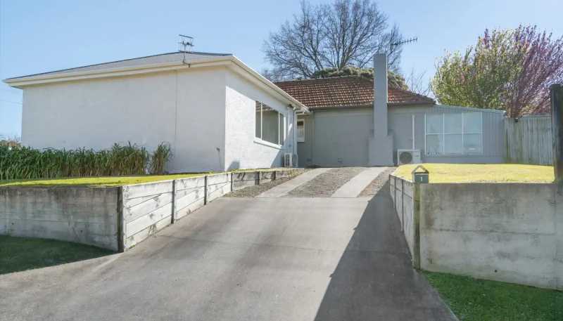  Russell Place, Brookfield