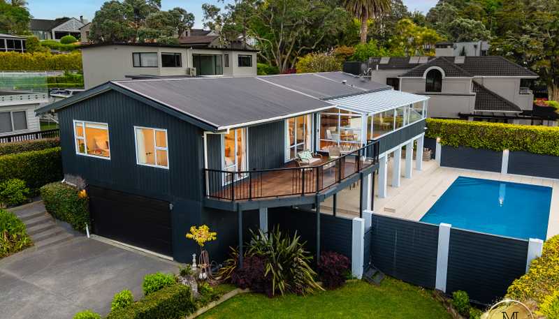 16 Burford Place, Mellons Bay