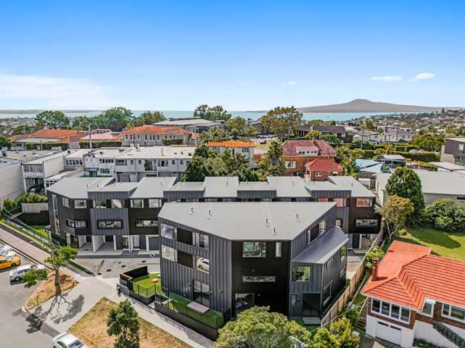 6 Riddell Road, Glendowie