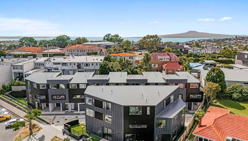 6 Riddell Road, Glendowie