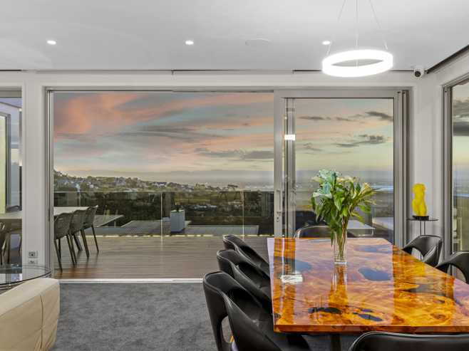 8 Omeo Crescent, Redcliffs