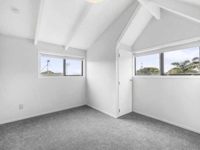 7 & 7A Litchfield Place, Clarks Beach