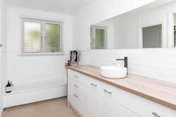 41 Main South Road, KARORO