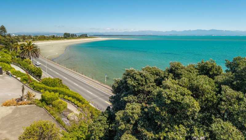 551 Rocks Road, Moana