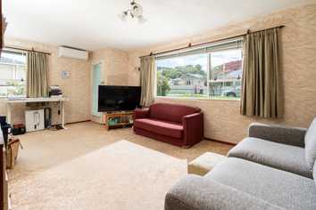 1/35 Parkvale Road, Karori