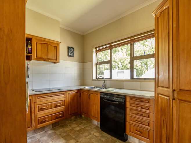 1A A'court Street, Sanson