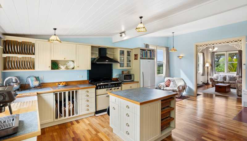 152 Moewai Road, Whitianga