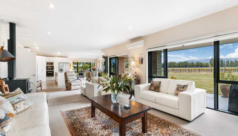 230 Hillview Road, Alexandra