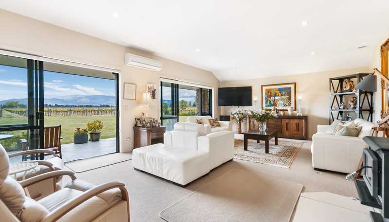 230 Hillview Road, Alexandra