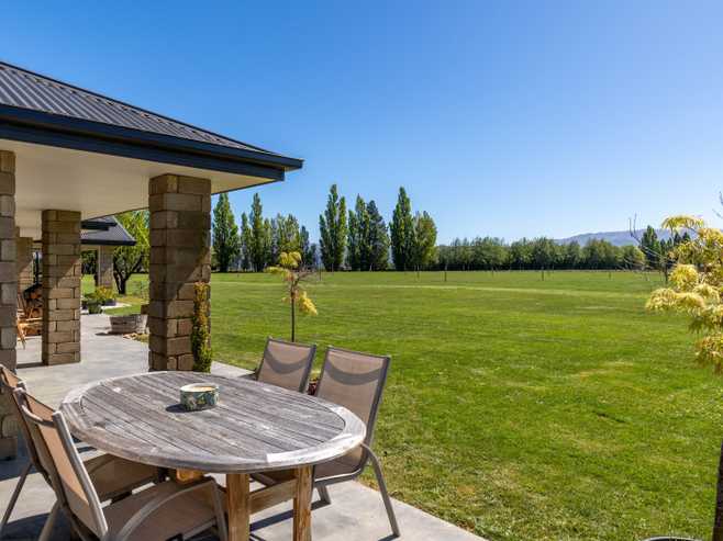 230 Hillview Road, Alexandra