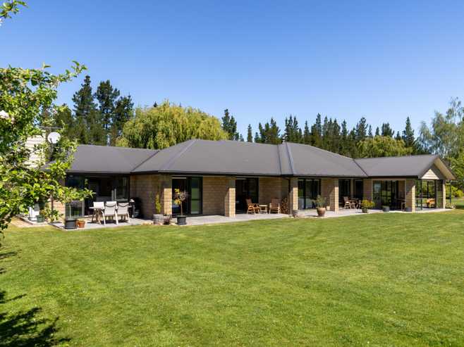 230 Hillview Road, Alexandra