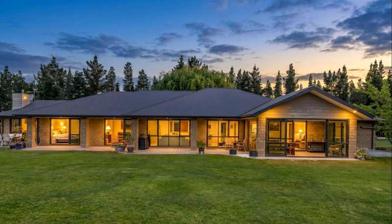 230 Hillview Road, Alexandra