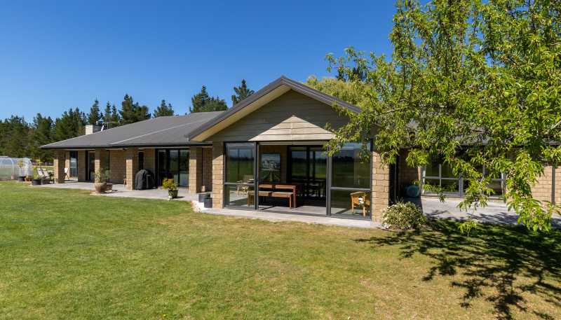 230 Hillview Road, Alexandra