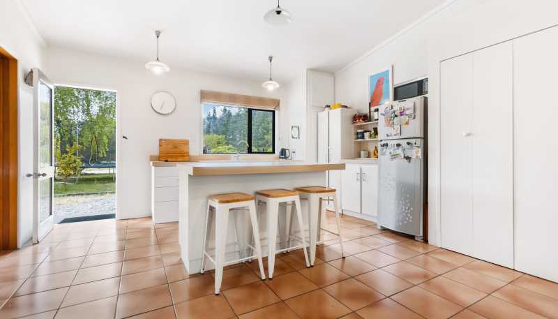 230 Hillview Road, Alexandra