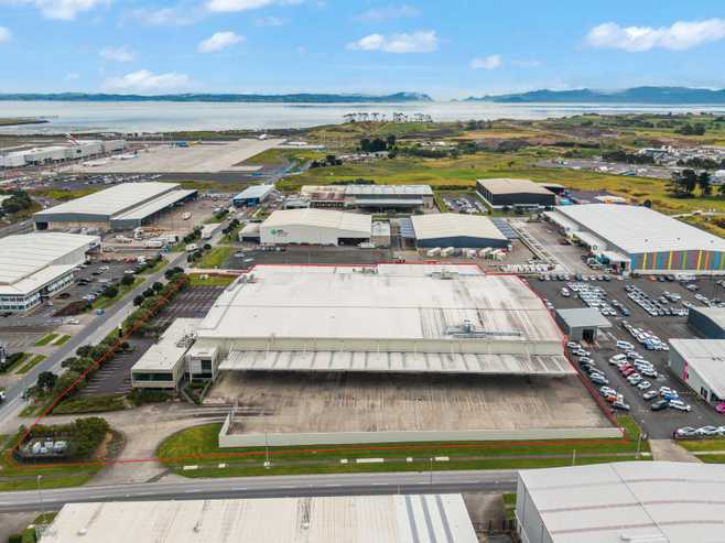 11,000sqm A-Grade Facility / Massive yard