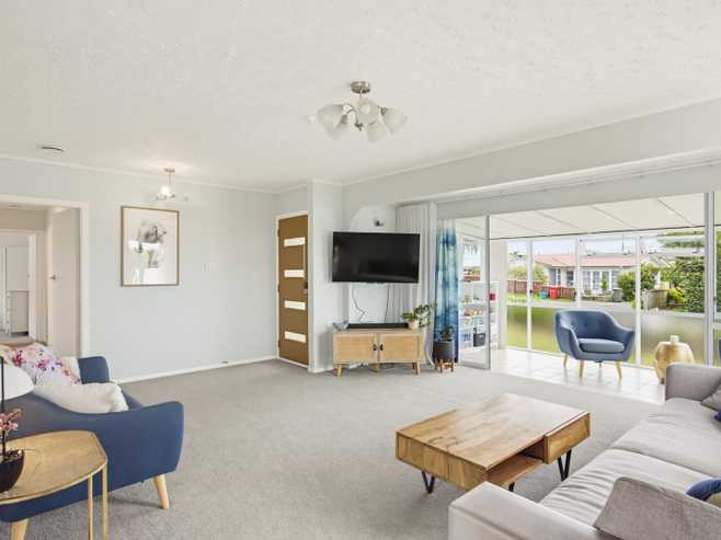 22 Gray Avenue, Paraparaumu Beach