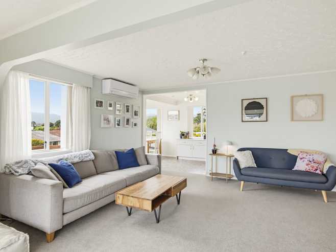 22 Gray Avenue, Paraparaumu Beach