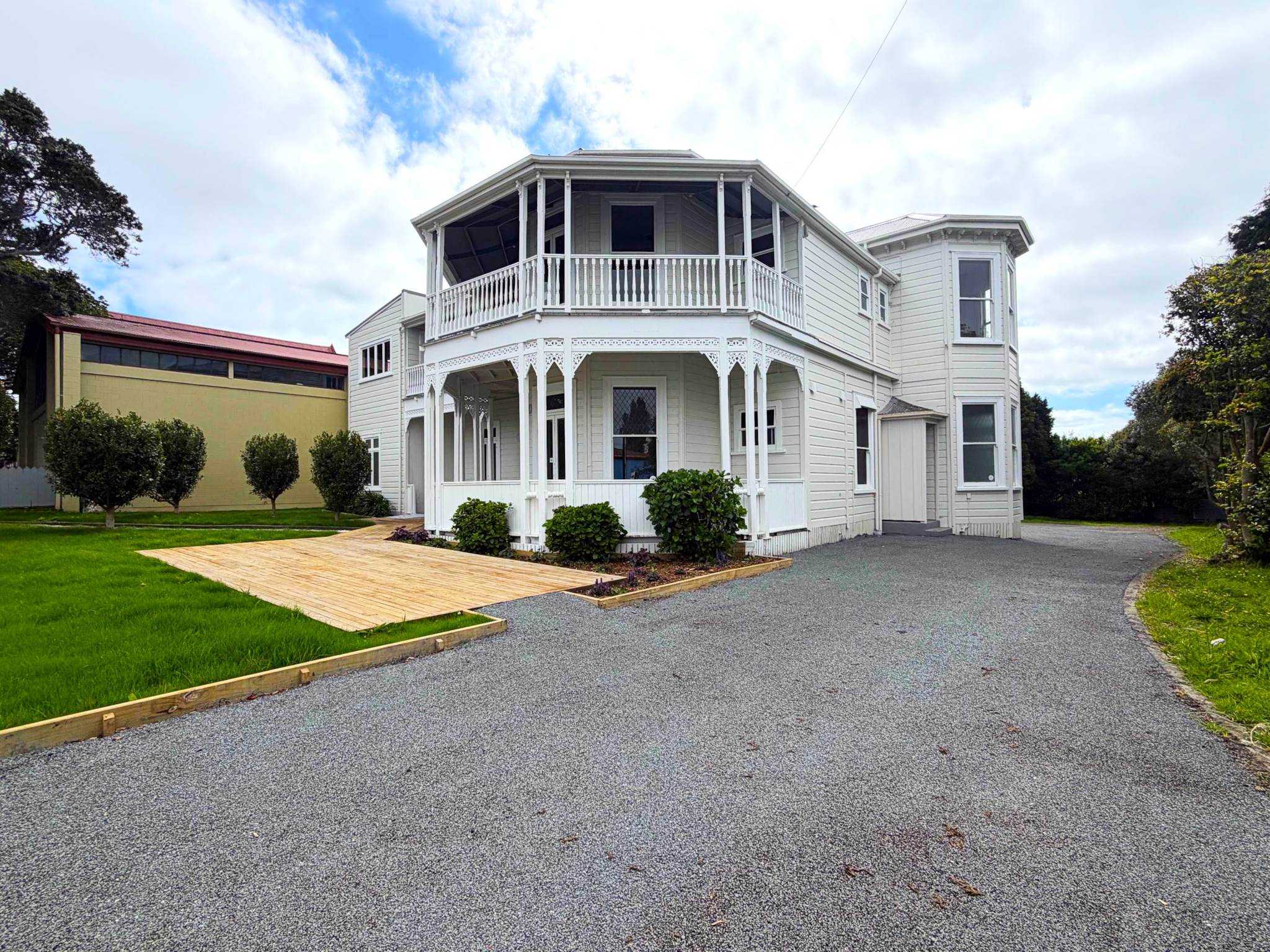 For lease 303 Onehunga Mall, Onehunga - realestate.co.nz