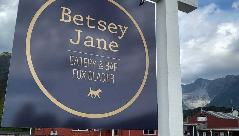 Betsey Jane Eatery & Bar, Fox Glacier