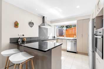 209 Hill Road, The Gardens