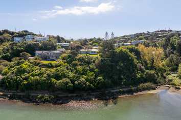 64 Mana View Road, Paremata