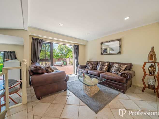 8 Plantagenet Grove, Kingsley Heights