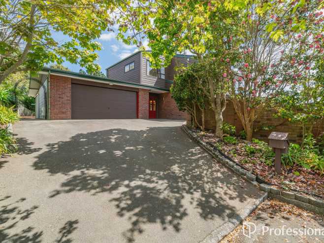 8 Plantagenet Grove, Kingsley Heights