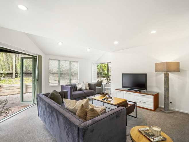 8B Stoneleigh Court, Sunnynook