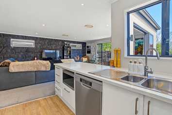 14 Sharman Pl, Wigram