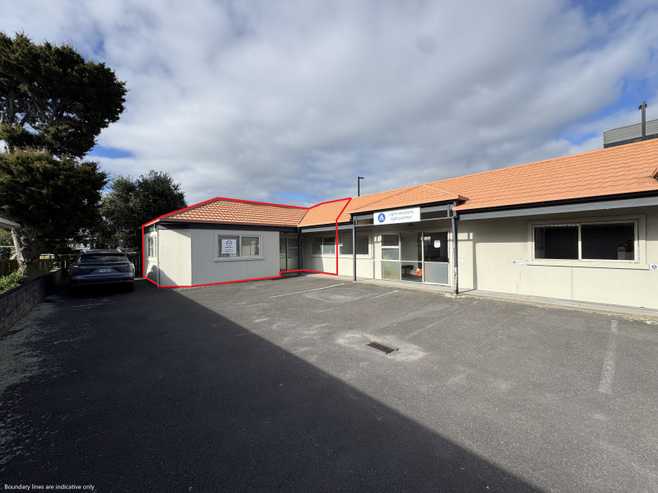 Conveniently located office or consulting premises